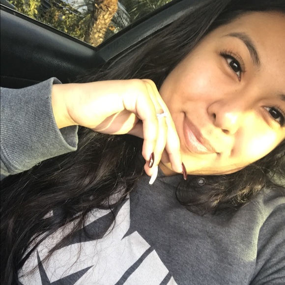 Meet your Posher, Daniella - Picture 1 of 1